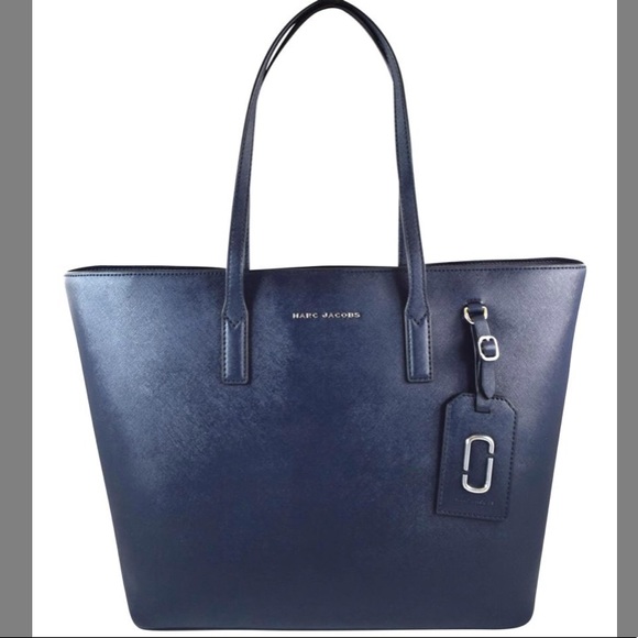 Marc Jacobs Handbags - NWT✨ Marc Jacobs French Navy Leather Tote